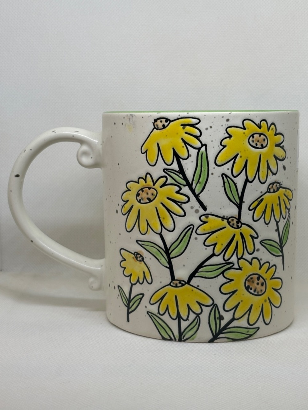 Ceramic Mug with Yellow Daisy Floral Design NWT 21 oz